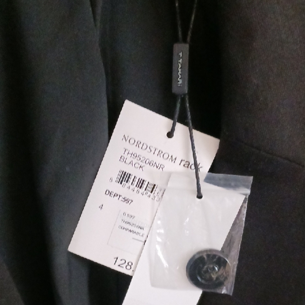 T Tahari Classic Black Blazer - Picture 3 of 8